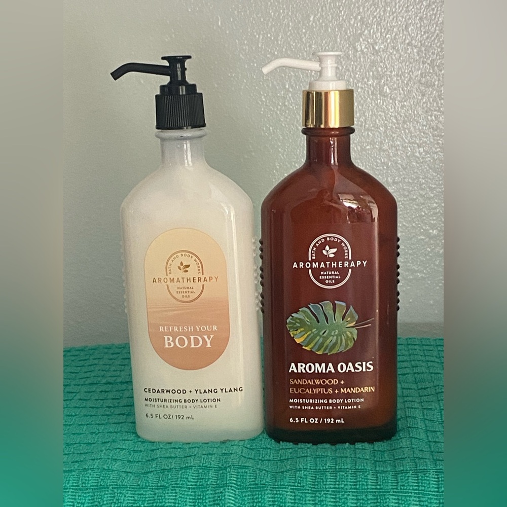 NWT.. BBW-2 AROMATHERAPY MOISTURIZING BODY LOTION PUMP BOTTLES